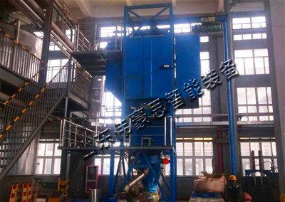 純堿噸袋拆包投料站，自動(dòng)噸袋拆包機(jī)工作現(xiàn)場(chǎng)